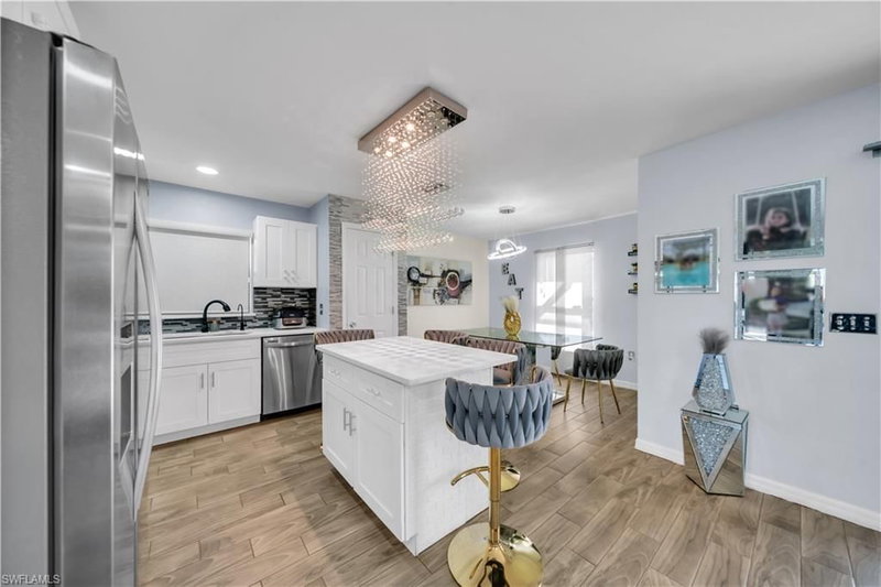 175 Shadowview CT photo 3