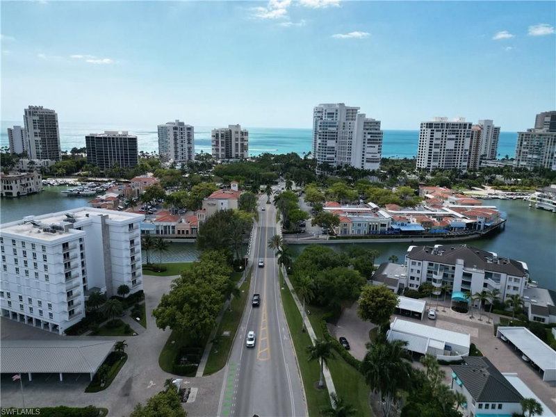 300 Park Shore DR photo 3