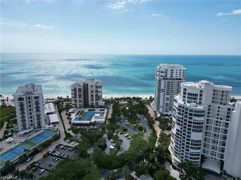 300 Park Shore DR photo 4