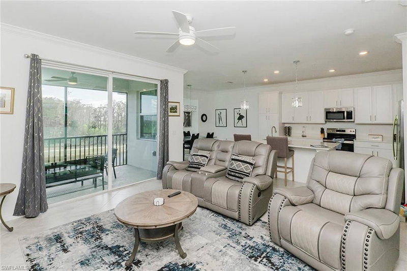 6046 National BLVD photo 4