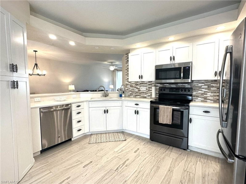 6816 Satinleaf RD S photo 1