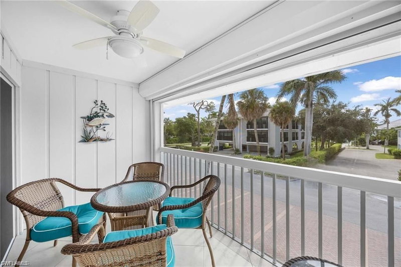 1222 Gordon DR photo 2