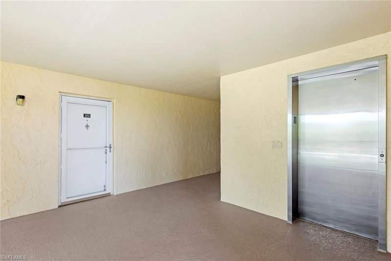 1085 Forest Lakes DR photo 1