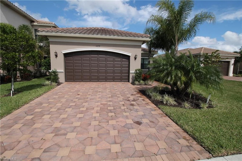 3279 Tahoe CT photo 1
