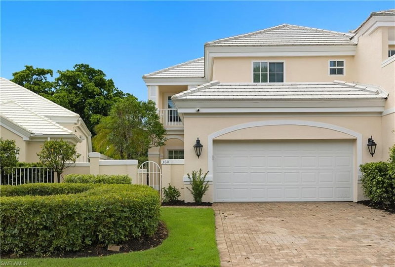 360 Carlton PL photo 2