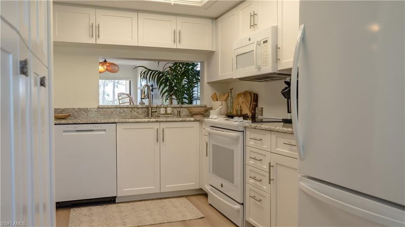 265 Deerwood CIR photo 3