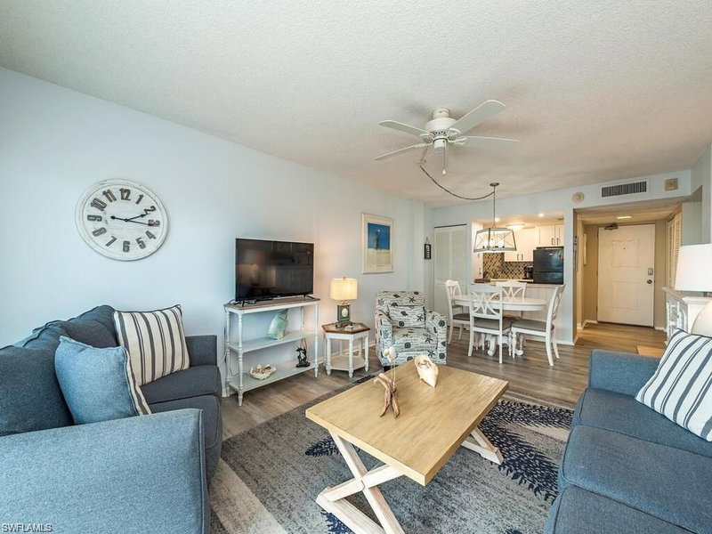 1 Bluebill AVE photo 2