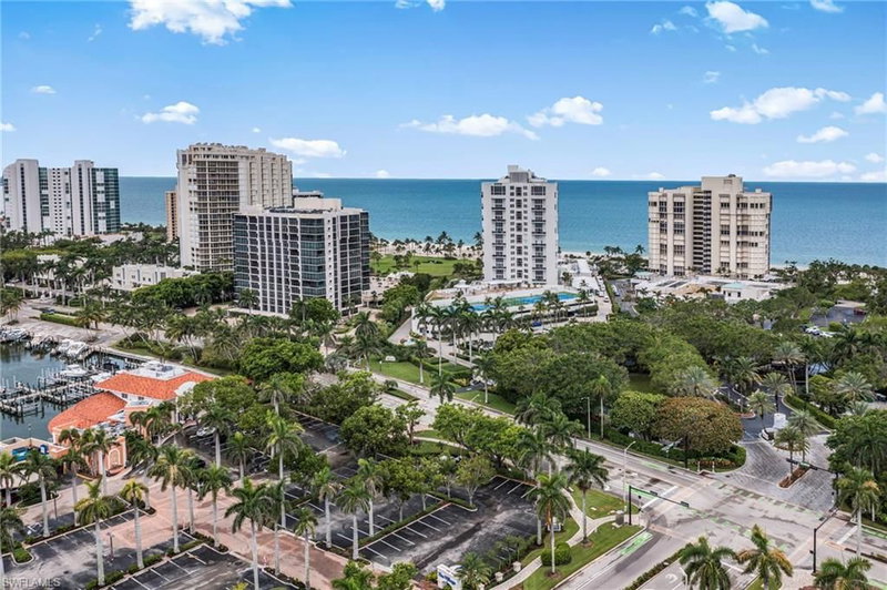4041 Gulf Shore BLVD N photo 5