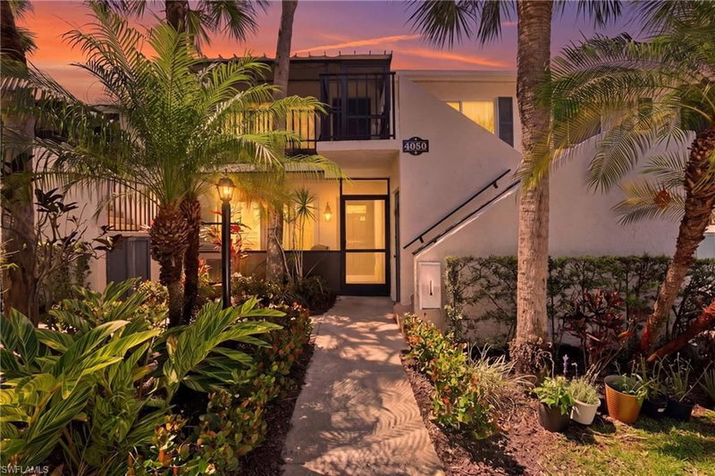4050 Ice Castle WAY photo 1