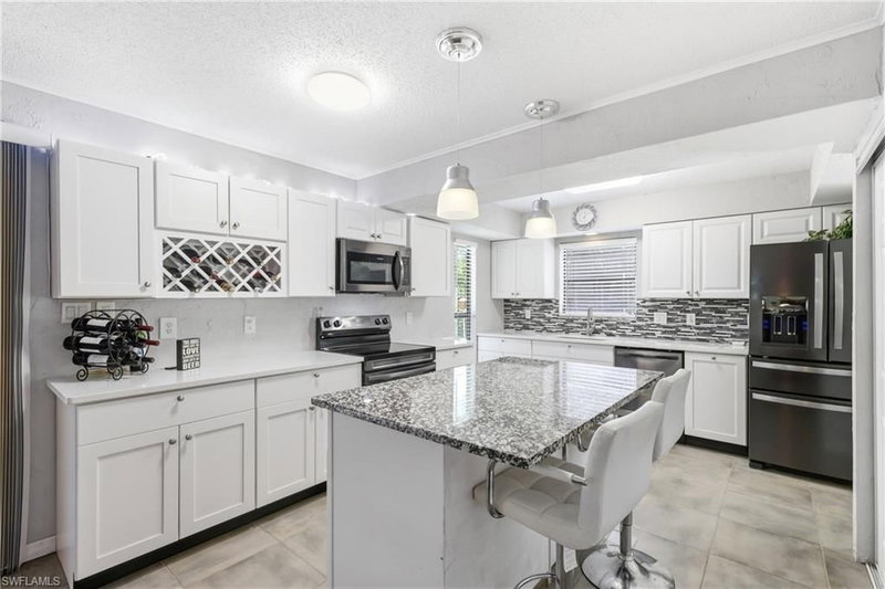 27099 Holly LN photo 1