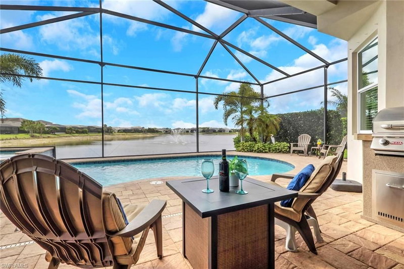 8924 Mustique LN photo 2