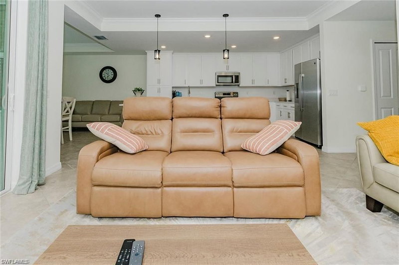 6034 National BLVD photo 4