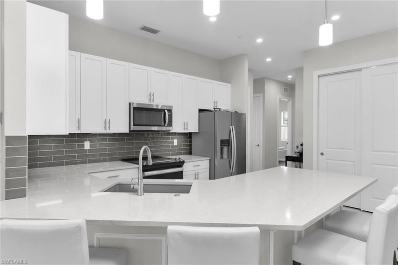 268 Indies DR E photo 2
