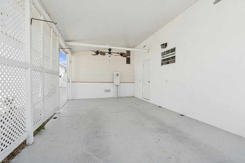 12 Nancy LN photo 4