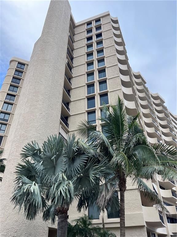 4001 Gulf Shore BLVD N photo 1