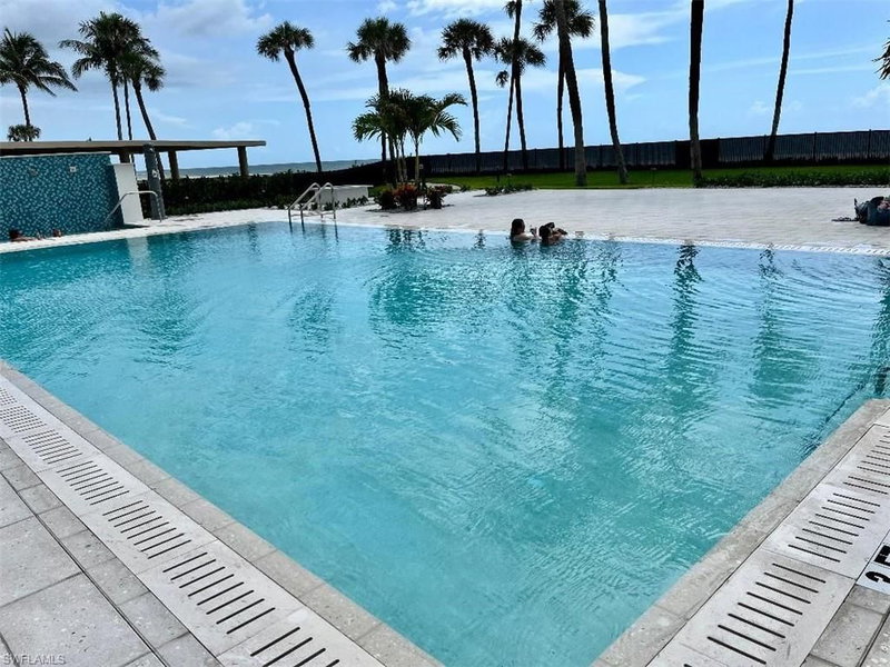 4001 Gulf Shore BLVD N photo 4