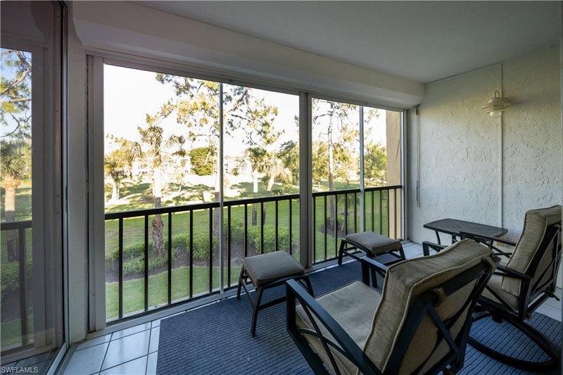 1086 Forest Lakes DR photo 3