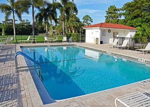 1086 Forest Lakes DR photo 4