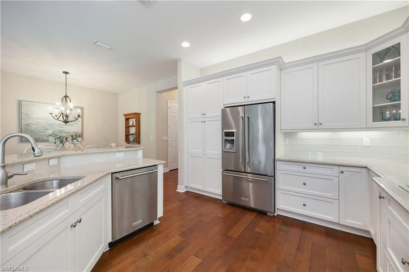 13736 Luna DR photo 5