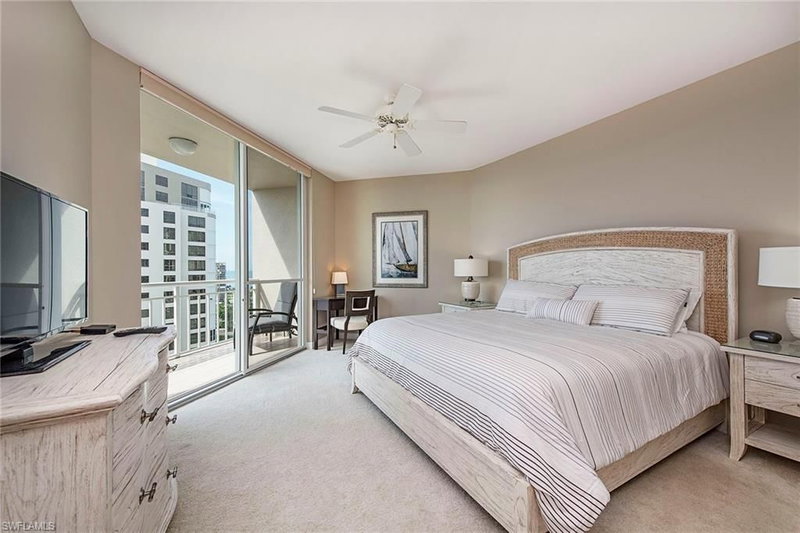 4255 Gulf Shore BLVD N photo 5