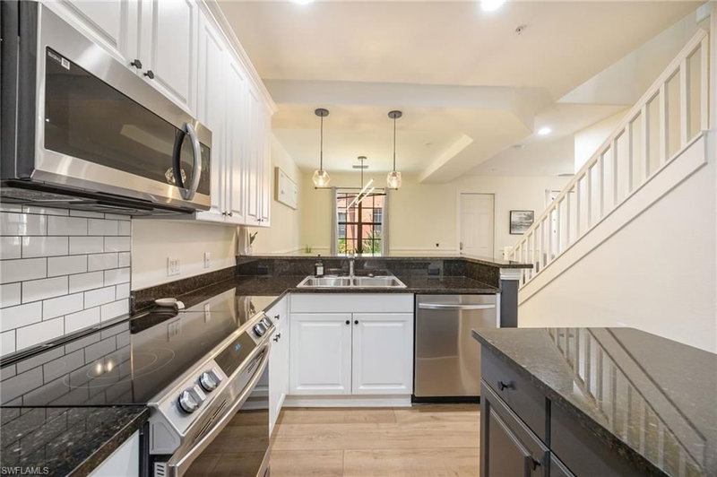 9128 Delano ST photo 3
