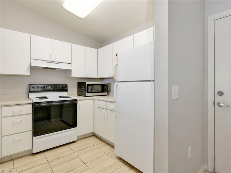 8284 Key Royal CIR photo 5
