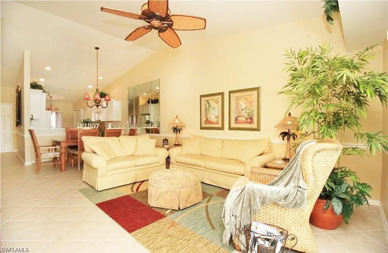 2820 Cypress Trace CIR photo 2