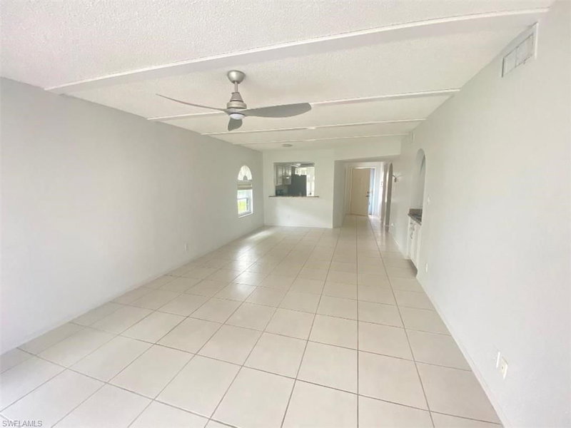705 Augusta BLVD photo 4