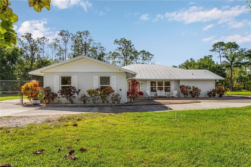 2950 Coach House LN photo 1