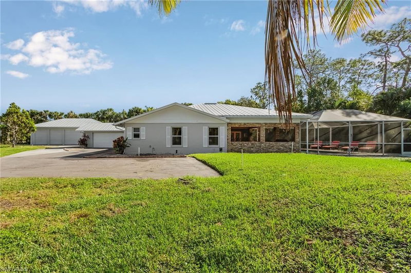 2950 Coach House LN photo 3