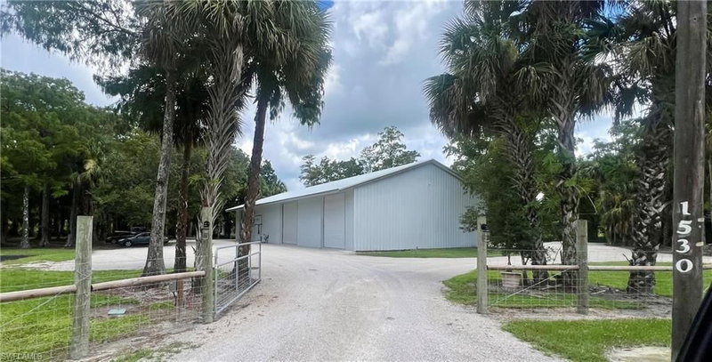 1303 Shady LN photo 2