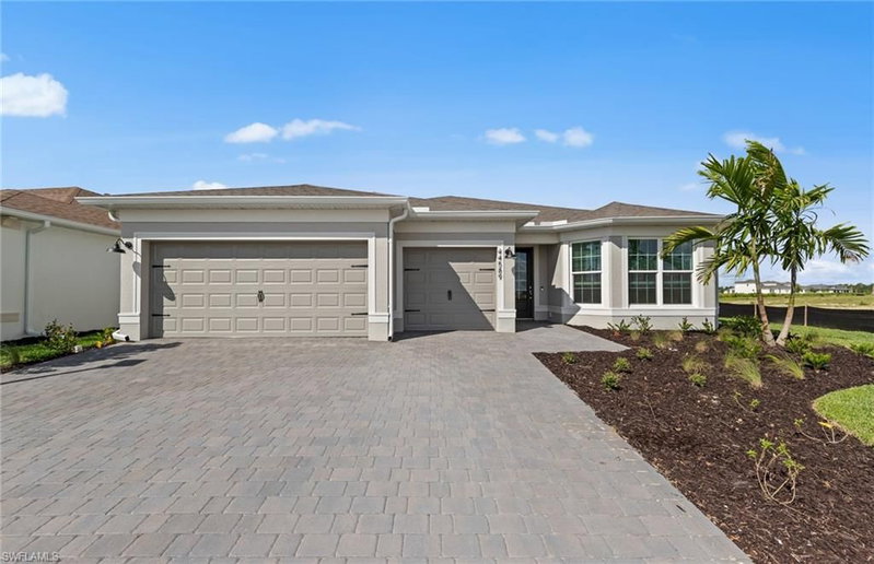 44589 Emerald ST photo 1