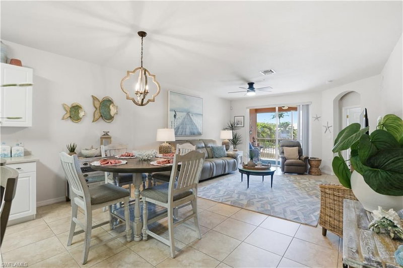9621 Spanish Moss WAY photo 2