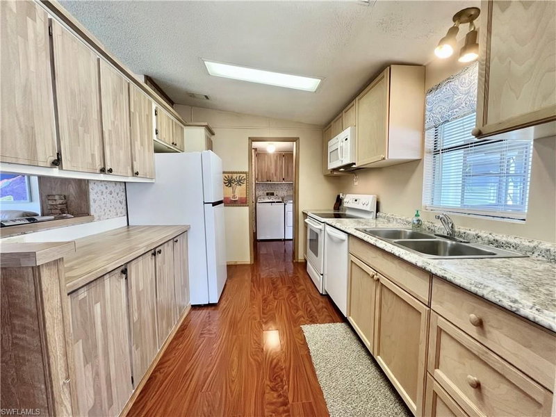 573 Cape Florida LN photo 5
