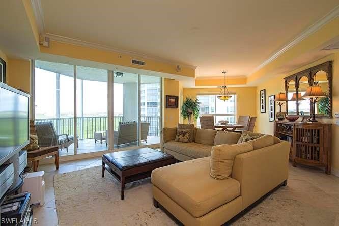 295 Grande WAY photo 2