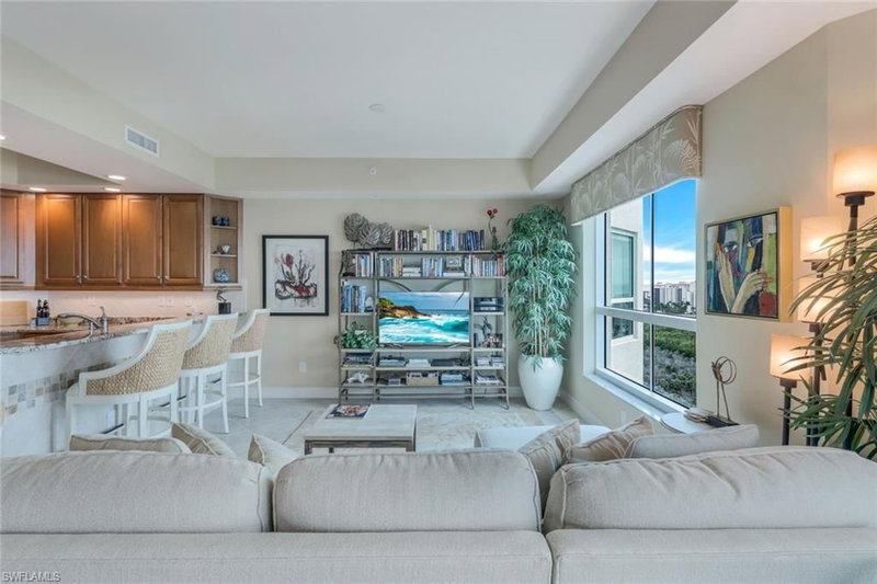 295 Grande WAY photo 4