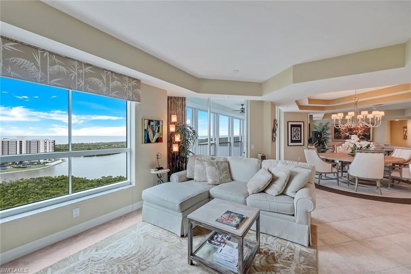 295 Grande WAY photo 5