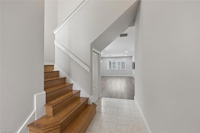 11528 Woodmount LN photo 2