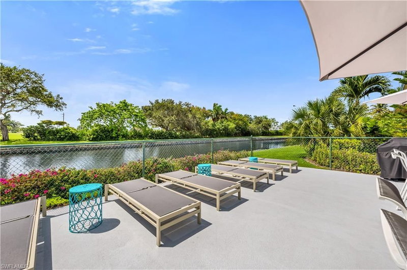 600 Valley Stream DR photo 4