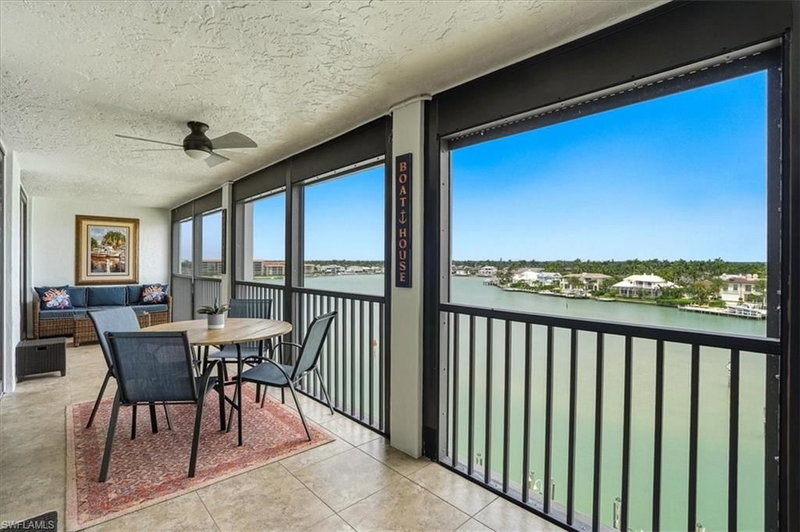 2400 Gulf Shore BLVD N photo 2