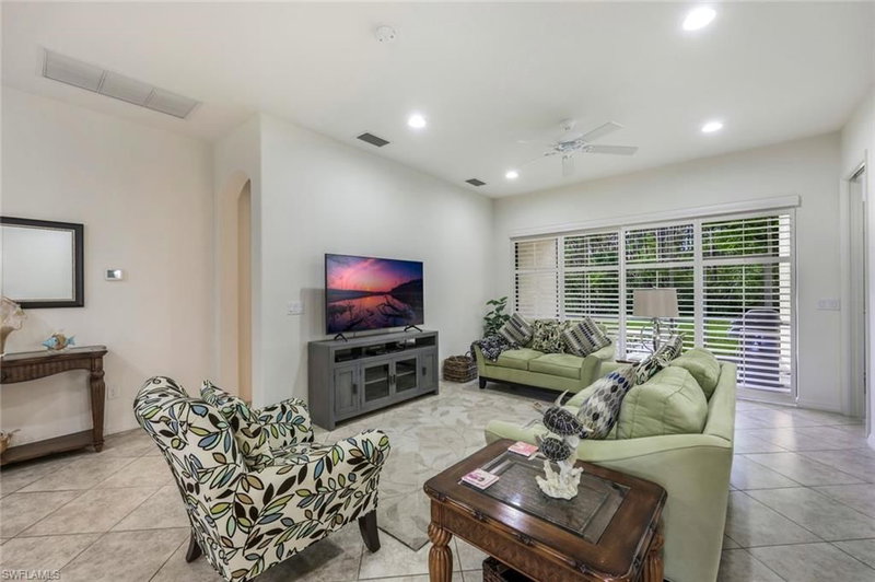 11072 Esteban DR photo 2
