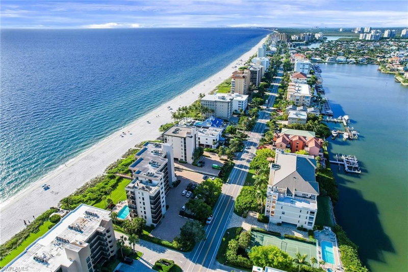 9375 Gulf Shore DR photo 2