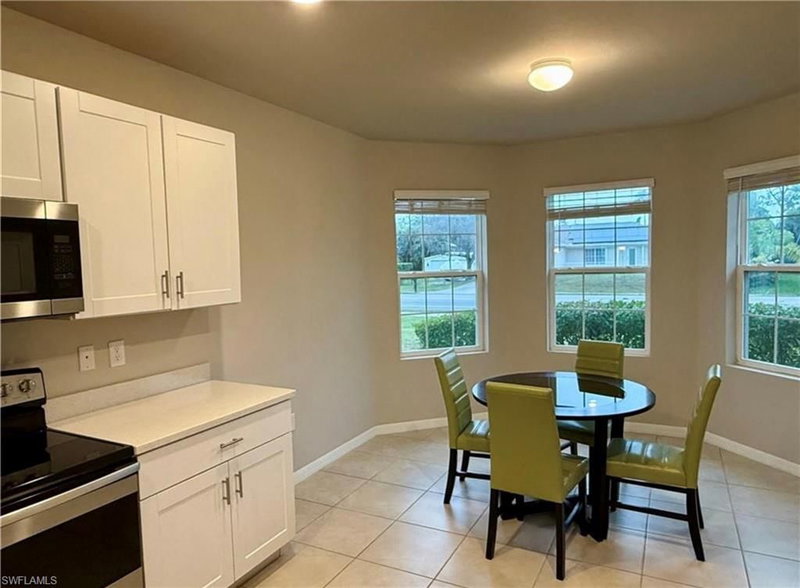17541 Lee RD photo 3
