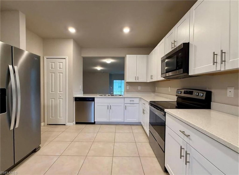 17541 Lee RD photo 4