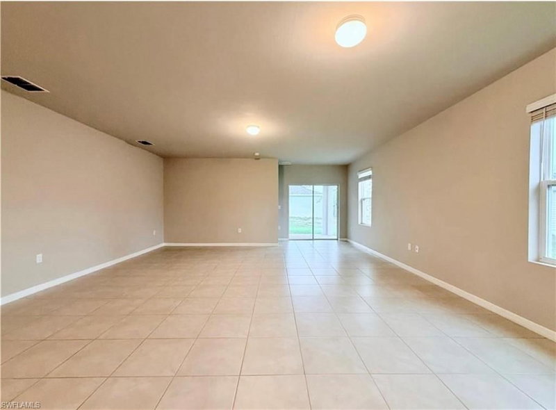 17541 Lee RD photo 5