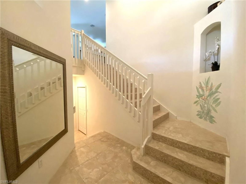 1570 Winding Oaks WAY photo 2