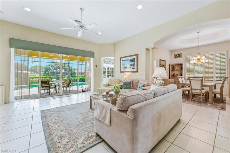 2259 Island Cove CIR photo 4