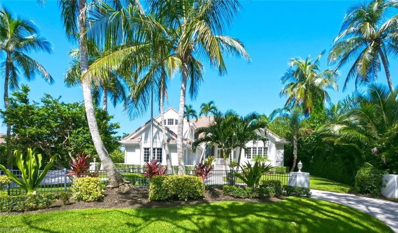 2540 Half Moon WALK photo 1