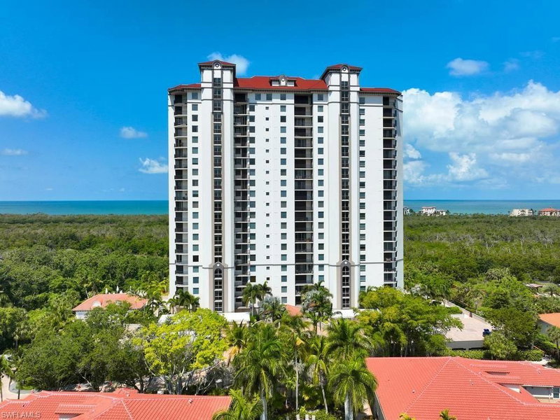 7225 Pelican Bay BLVD photo 2