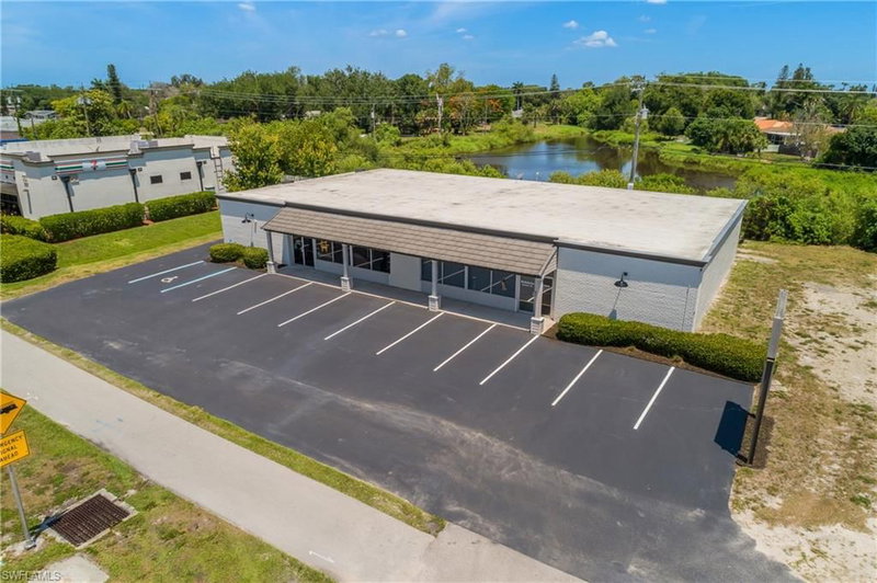 12538 Palm Beach BLVD photo 2